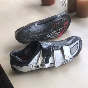 Shimano R321 cycling shoes